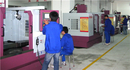 2014年廣東科技學(xué)院機電工程系模具研發(fā) 創(chuàng)新驅(qū)動，技校新聞中的技術(shù)新突破